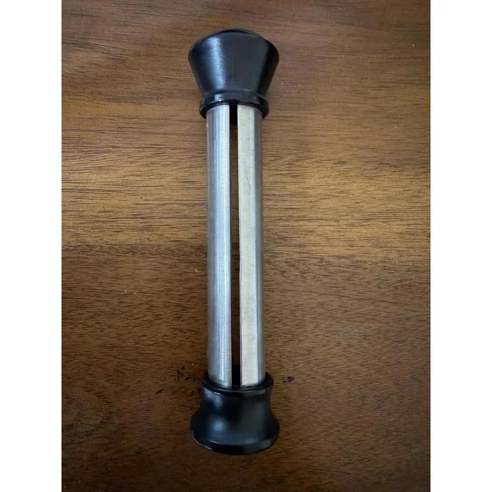 Pampered Chef The Corer #2415 Handheld Apple & Pear Corer